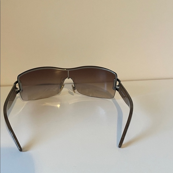 Burberry Brown Gradient Rimless Shield Sunglasses - Picture 5 of 13